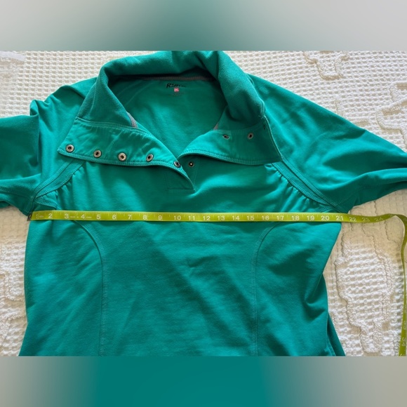 Ryka sweatshirt.  Amazing condition worn only a few times.  Smoke free home. - Picture 6 of 7